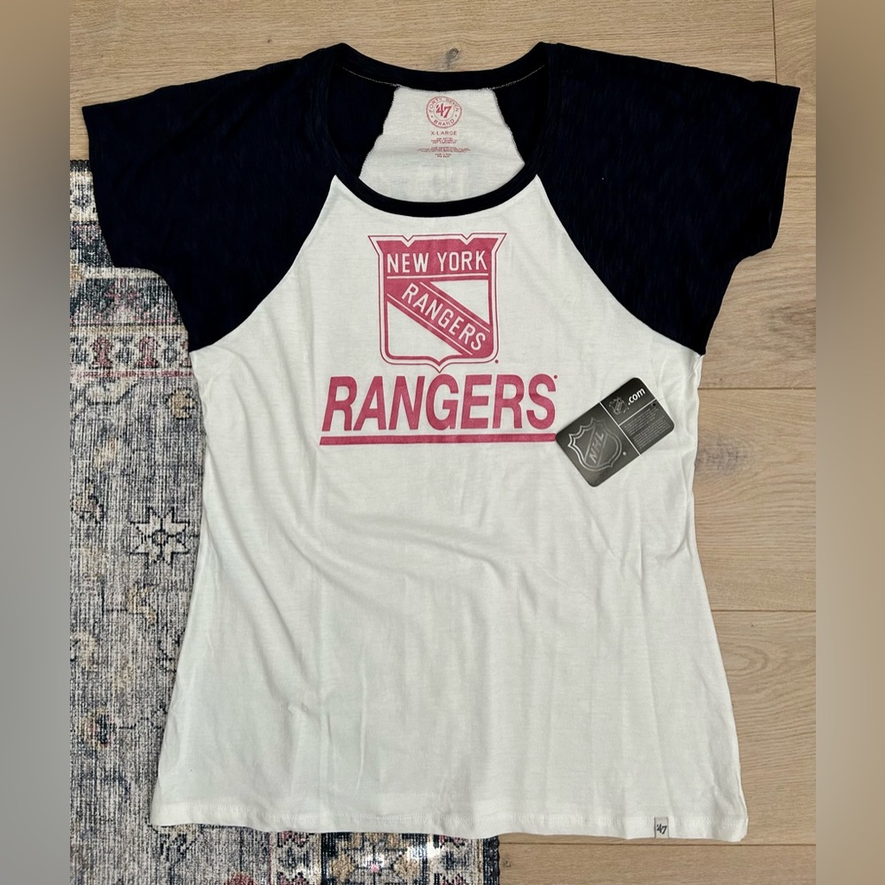 NWT Women’s NY Rangers v-neck t-shirt